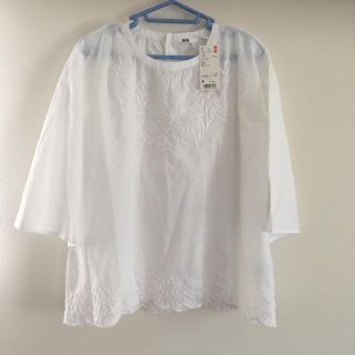 ユニクロ(UNIQLO)のメカ様専用★刺繍ブラウス白、ネックカバー2点(シャツ/ブラウス(長袖/七分))