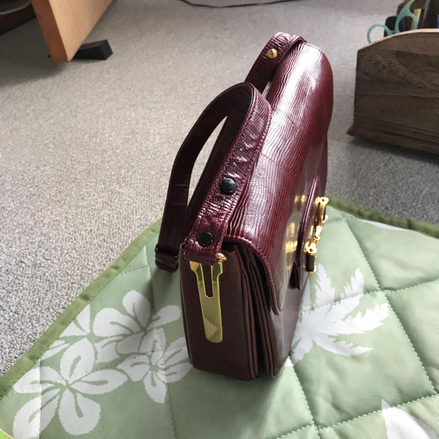 本革ショルダーバック レディースのバッグ(ショルダーバッグ)の商品写真