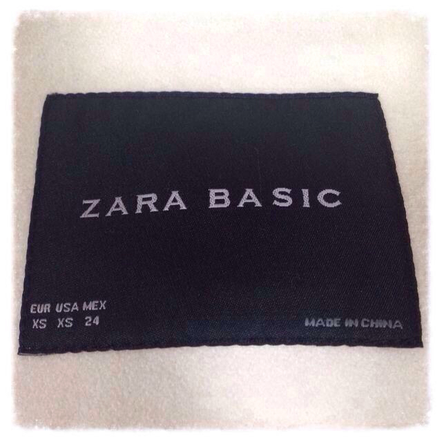 ZARA(ザラ)のZARA 白コート レディースのジャケット/アウター(ピーコート)の商品写真