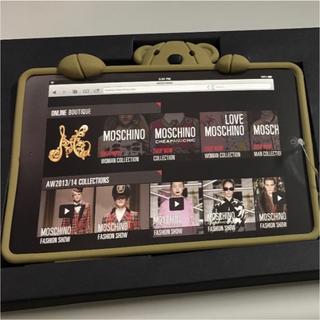 モスキーノ(MOSCHINO)のモスキーノ iPad mini シリコンケース 新品 カーキ(その他)