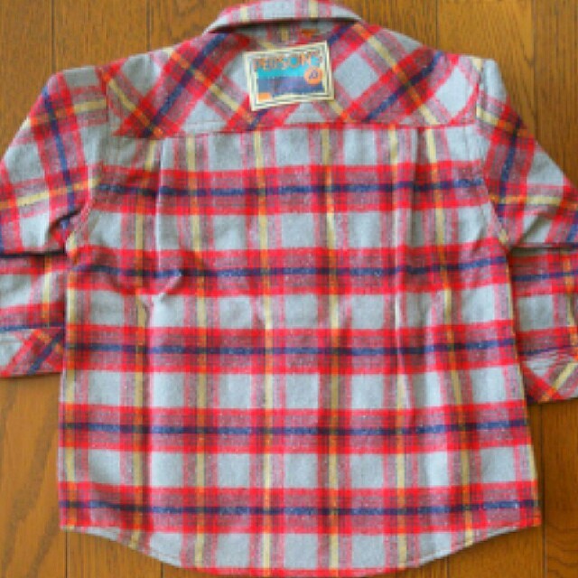 PERSON'S KIDS(パーソンズキッズ)のperson's kids チェックシャツ 90㎝ キッズ/ベビー/マタニティのキッズ服男の子用(90cm~)(Tシャツ/カットソー)の商品写真