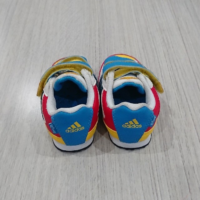 adidas(アディダス)のadidasアディダススニーカーキッズ 未使用12㎝  ドナルド キッズ/ベビー/マタニティのベビー靴/シューズ(~14cm)(スニーカー)の商品写真