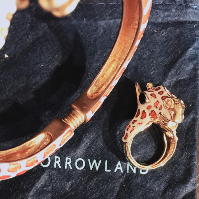 TOMORROWLAND(トゥモローランド)のTomorrowLand キリン ブレスレットのみ レディースのアクセサリー(リング(指輪))の商品写真