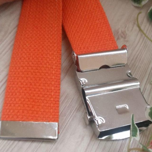 【即購入OK】【当日発送】ガチャベルト オレンジ ヴィンテージバックル レディースのファッション小物(ベルト)の商品写真