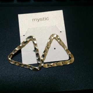 ミスティック(mystic)のあいのり桃着用　mystic ピアス(ピアス)