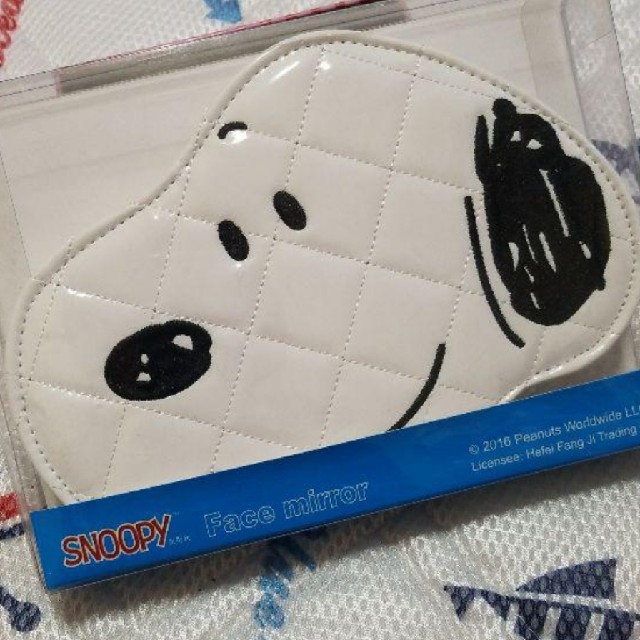 SNOOPY(スヌーピー)の！専用！新品✨非売品✨スヌーピーフェイスミラー レディースのファッション小物(ミラー)の商品写真