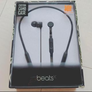 ビーツバイドクタードレ(Beats by Dr Dre)の定価以下 込み beats X undefeated 限定モデル ①(ヘッドフォン/イヤフォン)