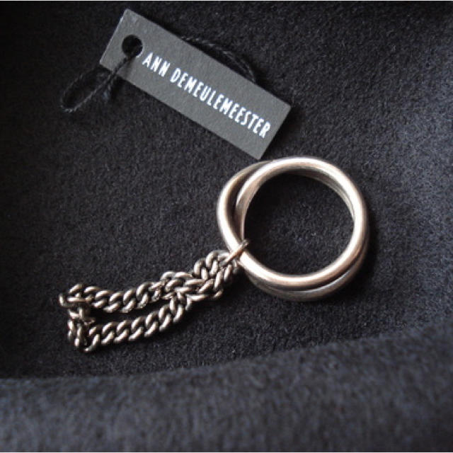 Ann Demeulemeester(アンドゥムルメステール)のANN DEMEULEMEESTER／CROSSRING-CHAINーXL メンズのアクセサリー(リング(指輪))の商品写真