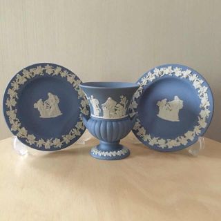 ウェッジウッド(WEDGWOOD)の【レモングラス様 専用】ジャスパー 花瓶、ミニトレイ2枚とオーバルトレイ(花瓶)