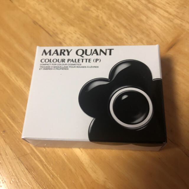 MARY QUANT(マリークワント)のマリークワント  グロス 箱 袋 紙袋つき コスメ/美容のベースメイク/化粧品(リップグロス)の商品写真