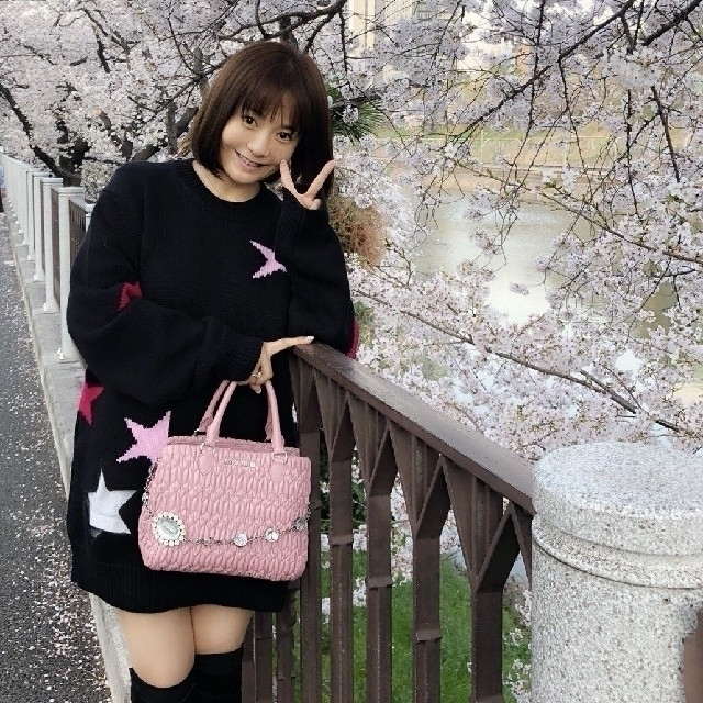 華原朋美さんご愛用 MIU MIU本革【定価21万円】 本革 ピンク