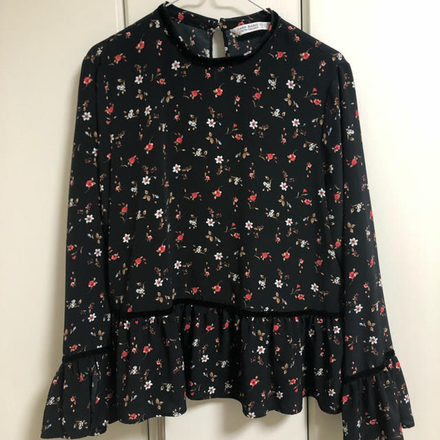 ZARA(ザラ)のZARA花柄ブラウス レディースのトップス(シャツ/ブラウス(長袖/七分))の商品写真