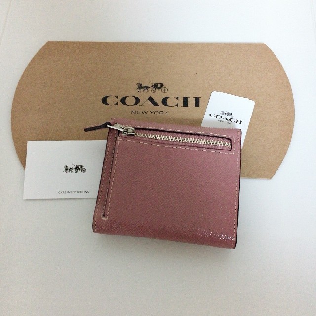 COACH(コーチ)の新品　最新モデル　COACH　三つ折り財布　人気　ピンク レディースのファッション小物(財布)の商品写真