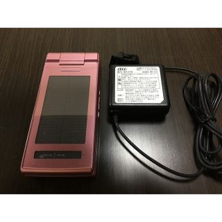 エーユー(au)の【中古美品】auケータイ SH002 ワンセグ対応ケータイ+充電器つき(携帯電話本体)