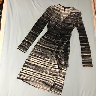 ビーシービージーマックスアズリア(BCBGMAXAZRIA)の【美品】BCBG ラップワンピース(ひざ丈ワンピース)