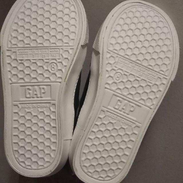 babyGAP(ベビーギャップ)の新品未使用 babyGAP スニーカー 15センチ キッズ/ベビー/マタニティのキッズ靴/シューズ(15cm~)(スニーカー)の商品写真
