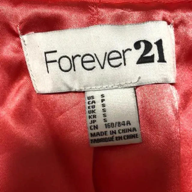 FOREVER 21(フォーエバートゥエンティーワン)のジャケット レディースのジャケット/アウター(テーラードジャケット)の商品写真