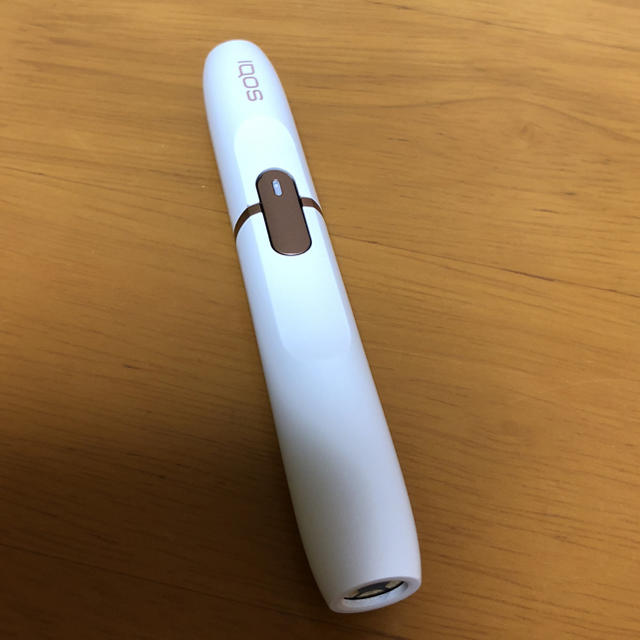 IQOS(アイコス)のIQOS 2.4 plus ホルダー 今なら500円OFF メンズのファッション小物(タバコグッズ)の商品写真