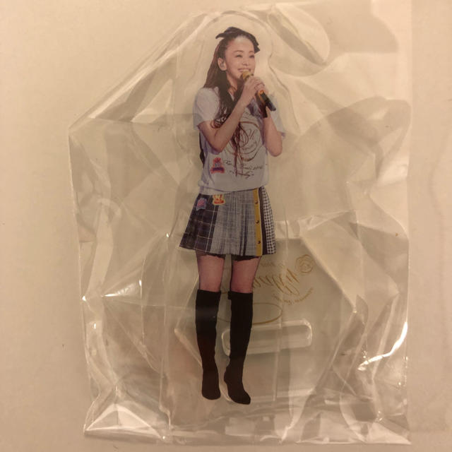 安室奈美恵 アクリルスタンド エンタメ/ホビーのタレントグッズ(ミュージシャン)の商品写真