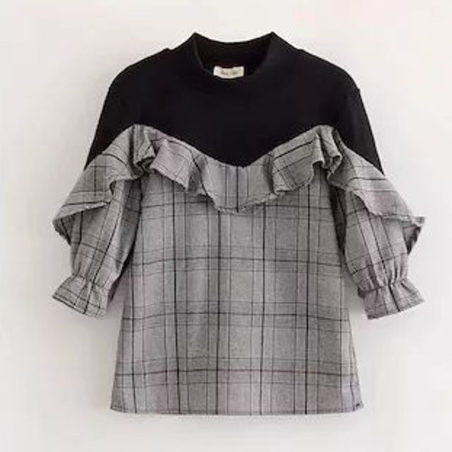 ZARA(ザラ)のチェック　フリル　ブラウス レディースのトップス(シャツ/ブラウス(長袖/七分))の商品写真