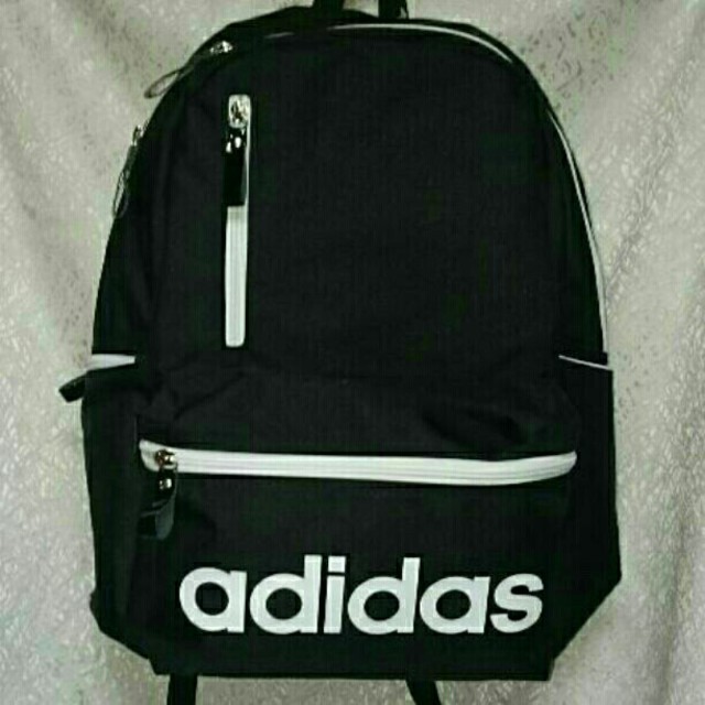 adidas(アディダス)の新品☆adidasリュック(17L) レディースのバッグ(リュック/バックパック)の商品写真