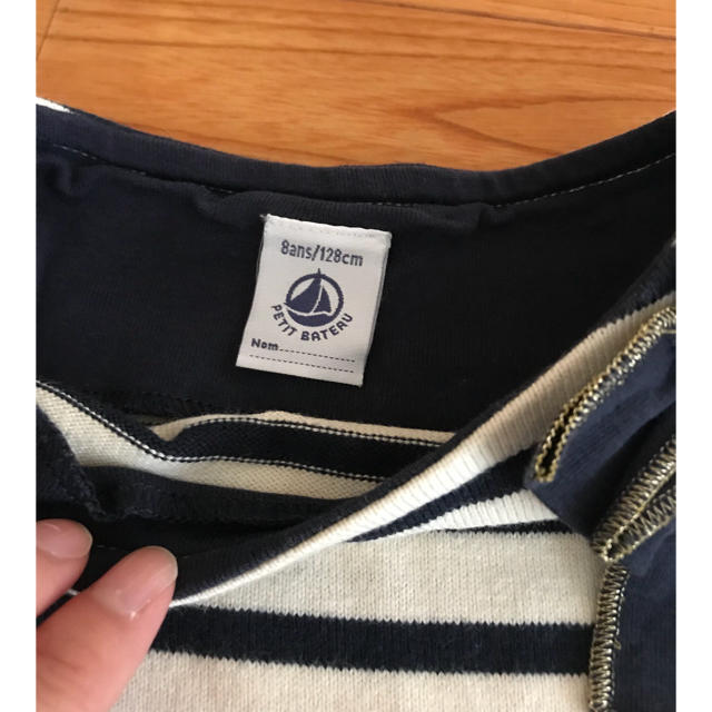 PETIT BATEAU(プチバトー)の超美品プチバトー人気ボーダーワンピース8ans128cm キッズ/ベビー/マタニティのキッズ服女の子用(90cm~)(ワンピース)の商品写真