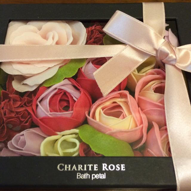 Francfranc(フランフラン)のCHARITE ROSE バスペタル コスメ/美容のボディケア(その他)の商品写真