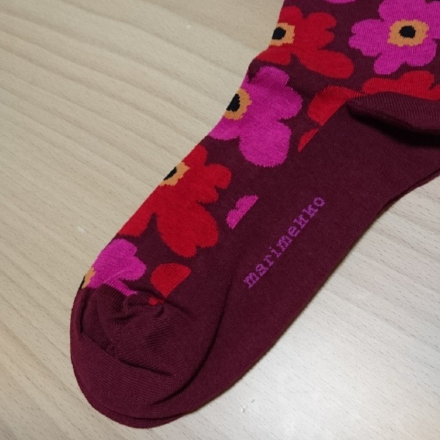 marimekko(マリメッコ)のmarimekko  ソックス  レッド レディースのレッグウェア(ソックス)の商品写真