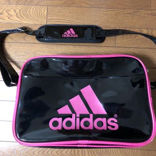 アディダス(adidas)のエナメルバッグ  アディダス 黒×ピンク  18L(その他)