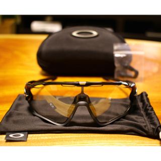 オークリー(Oakley)のOAKLEY JAWBREAKER 調光レンズ(Asian Fit)(サングラス/メガネ)