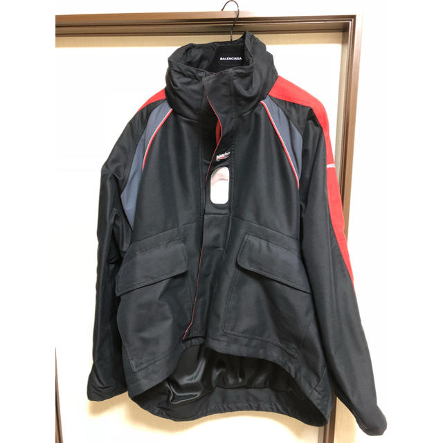 Balenciaga(バレンシアガ)の【新品】BALENCIAGA Cシェイプパーカー 46 メンズのジャケット/アウター(マウンテンパーカー)の商品写真