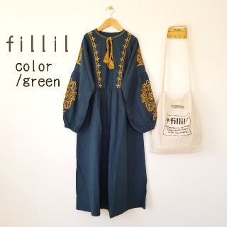 メルロー(merlot)の今季新作＊fillil ふんわり袖の刺繍ワンピース(ミニワンピース)