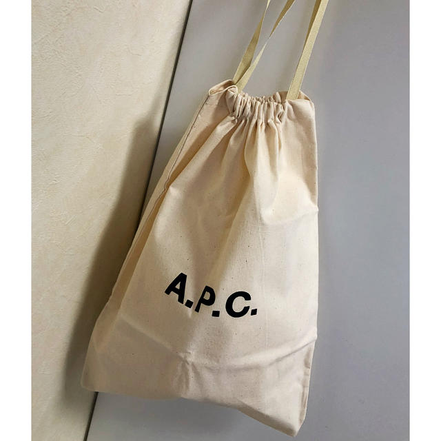 A.P.C(アーペーセー)のAPCショップ袋★バッグ 財布 ラコステ Nハリ beams 巾着 ショッパー レディースのバッグ(ショルダーバッグ)の商品写真