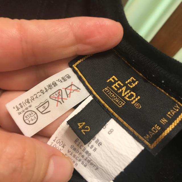 FENDI(フェンディ)のFENDI Tシャツ 42 Lサイズ 黒 イタリア製 レディースのトップス(Tシャツ(半袖/袖なし))の商品写真