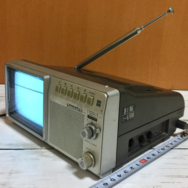 ナショナル 白黒テレビ TR-4030 ポータブル 昭和レトロ 松下電器産業 スマホ/家電/カメラのテレビ/映像機器(テレビ)の商品写真