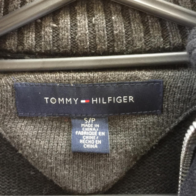 TOMMY HILFIGER(トミーヒルフィガー)のH.Iさん専用 トミーヒルフィガー ニット  メンズのジャケット/アウター(その他)の商品写真