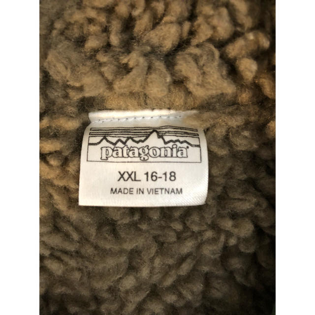patagonia インファーノジャケット カーキ 2