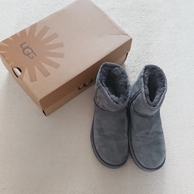 UGG クラシックミニ