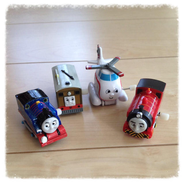 トーマス＊ガチャガチャ  3 エンタメ/ホビーのおもちゃ/ぬいぐるみ(ぬいぐるみ)の商品写真