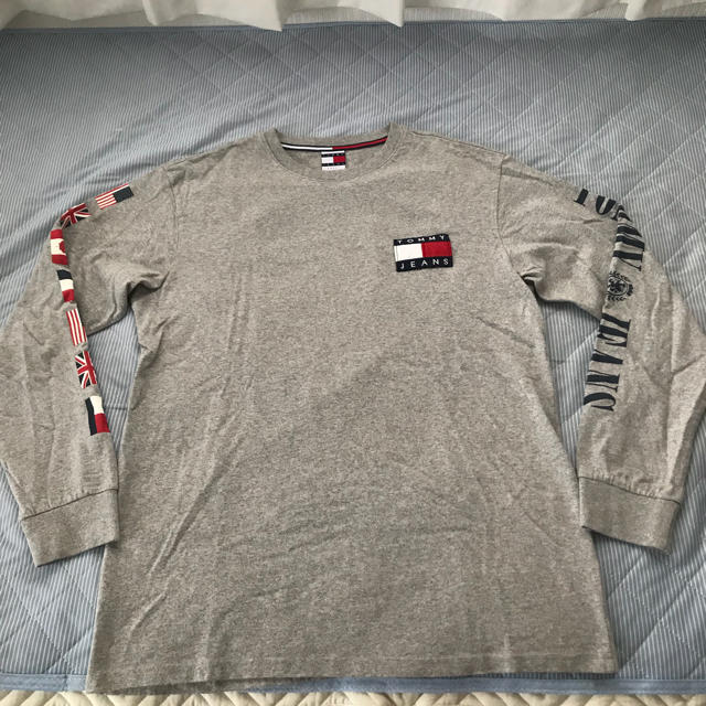 TOMMY HILFIGER(トミーヒルフィガー)のTommy Jeans ロンT メンズのトップス(Tシャツ/カットソー(七分/長袖))の商品写真