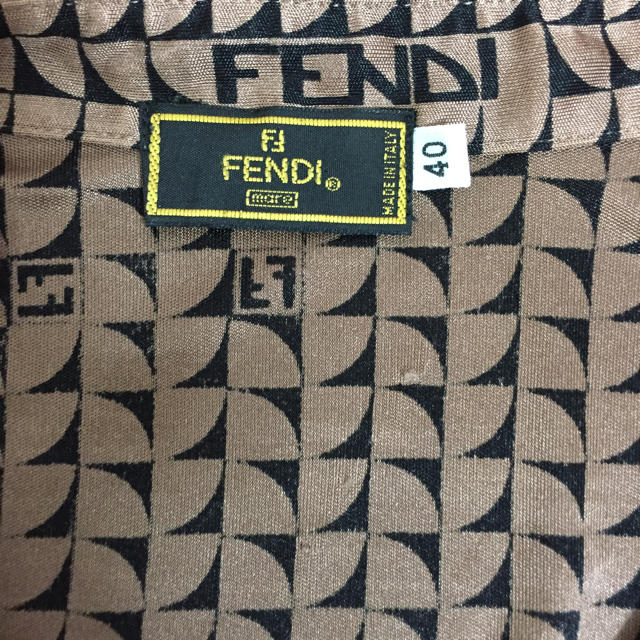 FENDI(フェンディ)のフェンディ  シャツ レディースのトップス(Tシャツ(半袖/袖なし))の商品写真