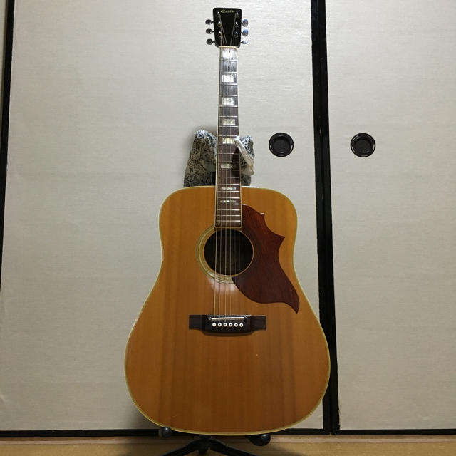 73s'Takamine élite TW-16 acoustic guitar