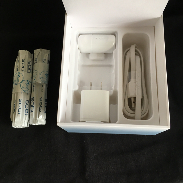 IQOS(アイコス)の週末セール！！クーポン利用で1000円引き！IQOS美品付属品付 メンズのファッション小物(タバコグッズ)の商品写真