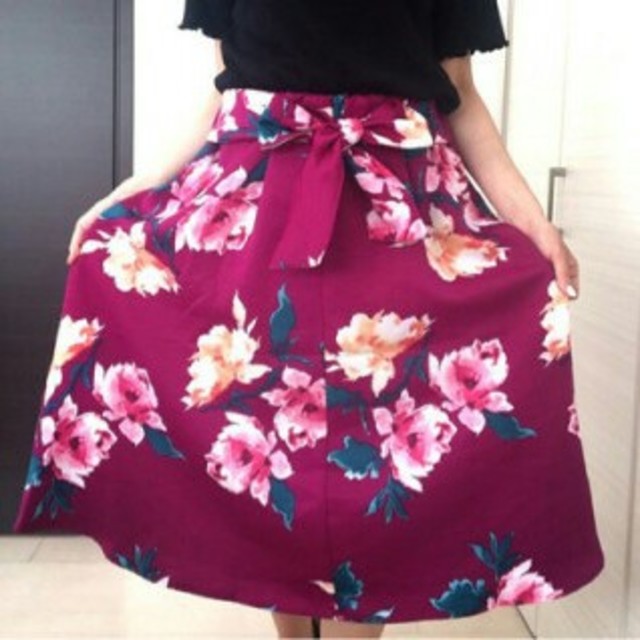 しまむら(シマムラ)の新品 しまむら花柄スカート レディースのスカート(ひざ丈スカート)の商品写真