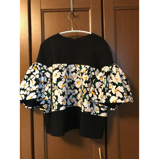 大特価!!】 AKIRANAKA アキラナカ フラワー トップス 花柄 38サイズ