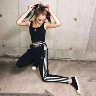 マウジー(moussy)のmoussy adidas 完売 Sサイズ(カジュアルパンツ)