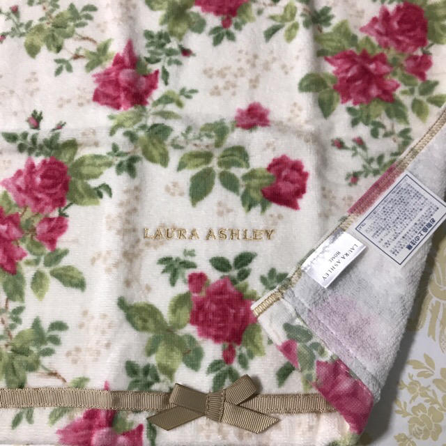 LAURA ASHLEY(ローラアシュレイ)のローラアシュレイ マイバッグ  Mサイズとウオッシュタオル2点まとめ売り レディースのバッグ(エコバッグ)の商品写真