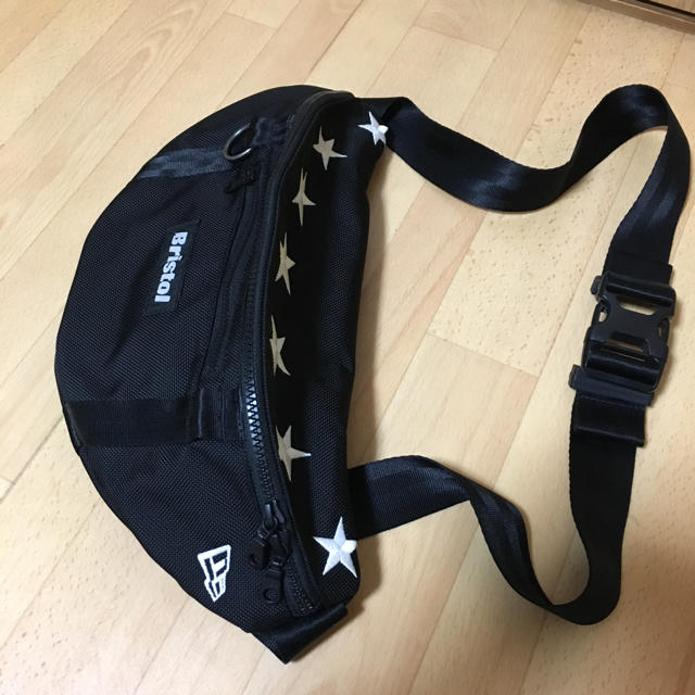 F.C.R.B.(エフシーアールビー)のFCRB NEW ERA STAR WAIST BAG メンズのバッグ(ウエストポーチ)の商品写真