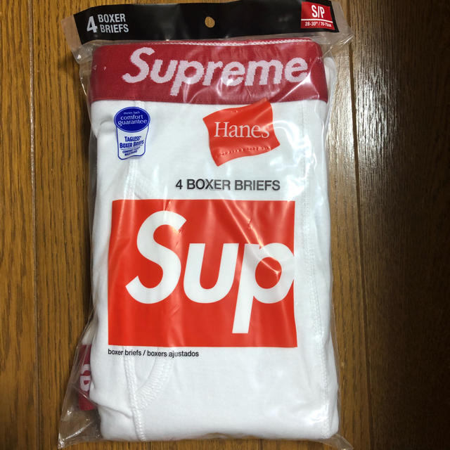 Supreme(シュプリーム)のsupreme ブリーフ sサイズ 4pack シュプリーム ボクサーパンツ メンズのアンダーウェア(ボクサーパンツ)の商品写真