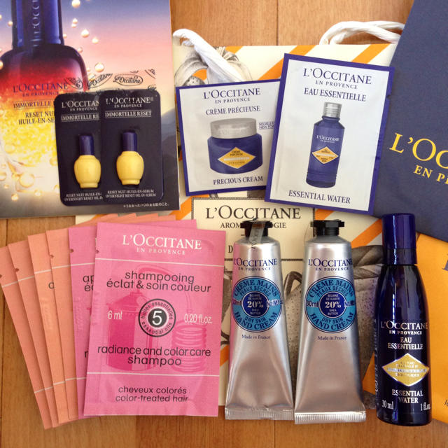 L'OCCITANE(ロクシタン)のロクシタン ハンドクリーム 2本 新発売 美容液 サンプル 等 13点セット コスメ/美容のスキンケア/基礎化粧品(美容液)の商品写真